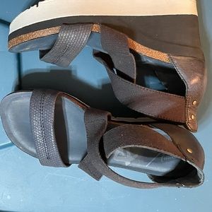 OTBT wedges navy blue size 6.5/37